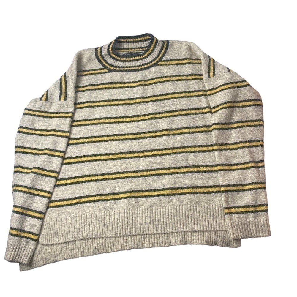 Romeo + Juliet Couture sweater size large